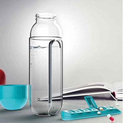 Botella de agua con pastillero